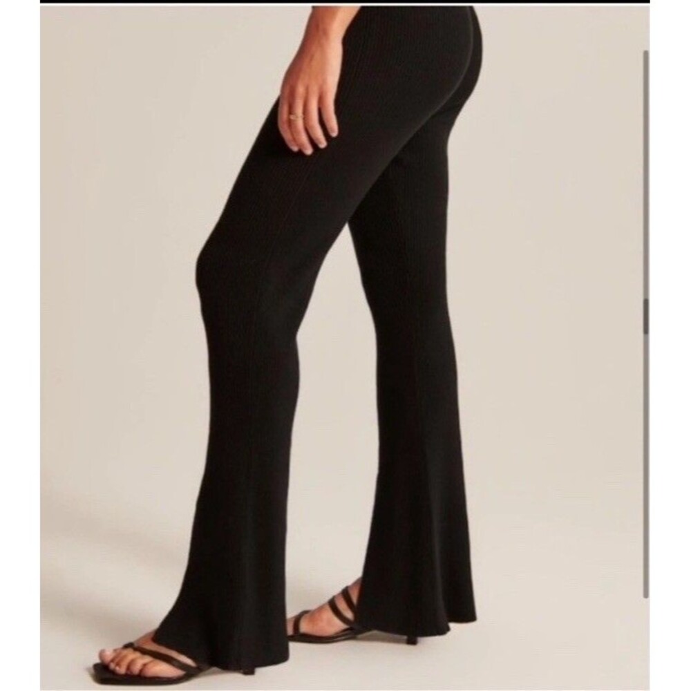 Abercrombie & Fitch Ribbed Knit Sweater Flare Pant Black Women Size Small Preppy